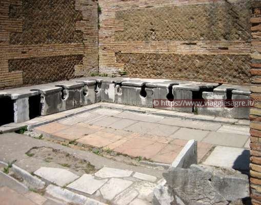 scavi di Ostia Antica - latrine