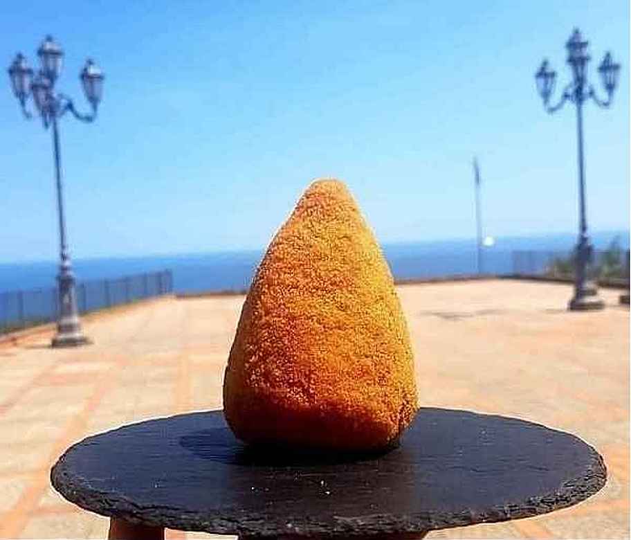 Ficarazzi (CT)
"Sagra dell'Arancino"
dall'11 al 14 Settembre 2025