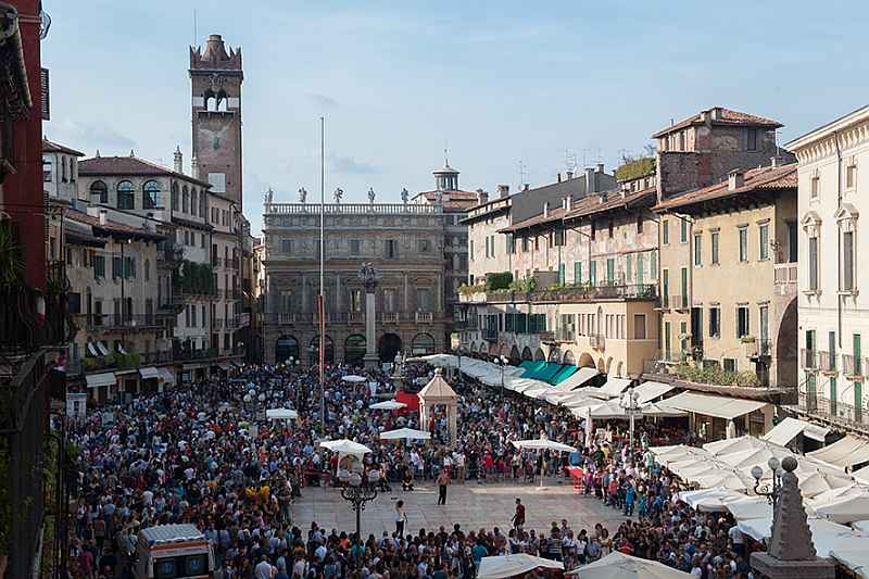 Verona
"XXI^ TOCATÌ - Festival Internazionale dei Giochi in Strada" 
dal 14 al 17 Settembre 2023 